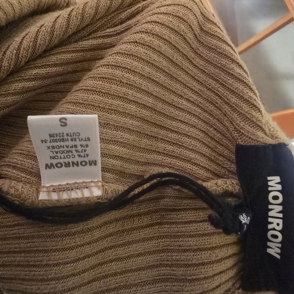 Monrow Ribbed Jogger Pants - Picture 3 of 3